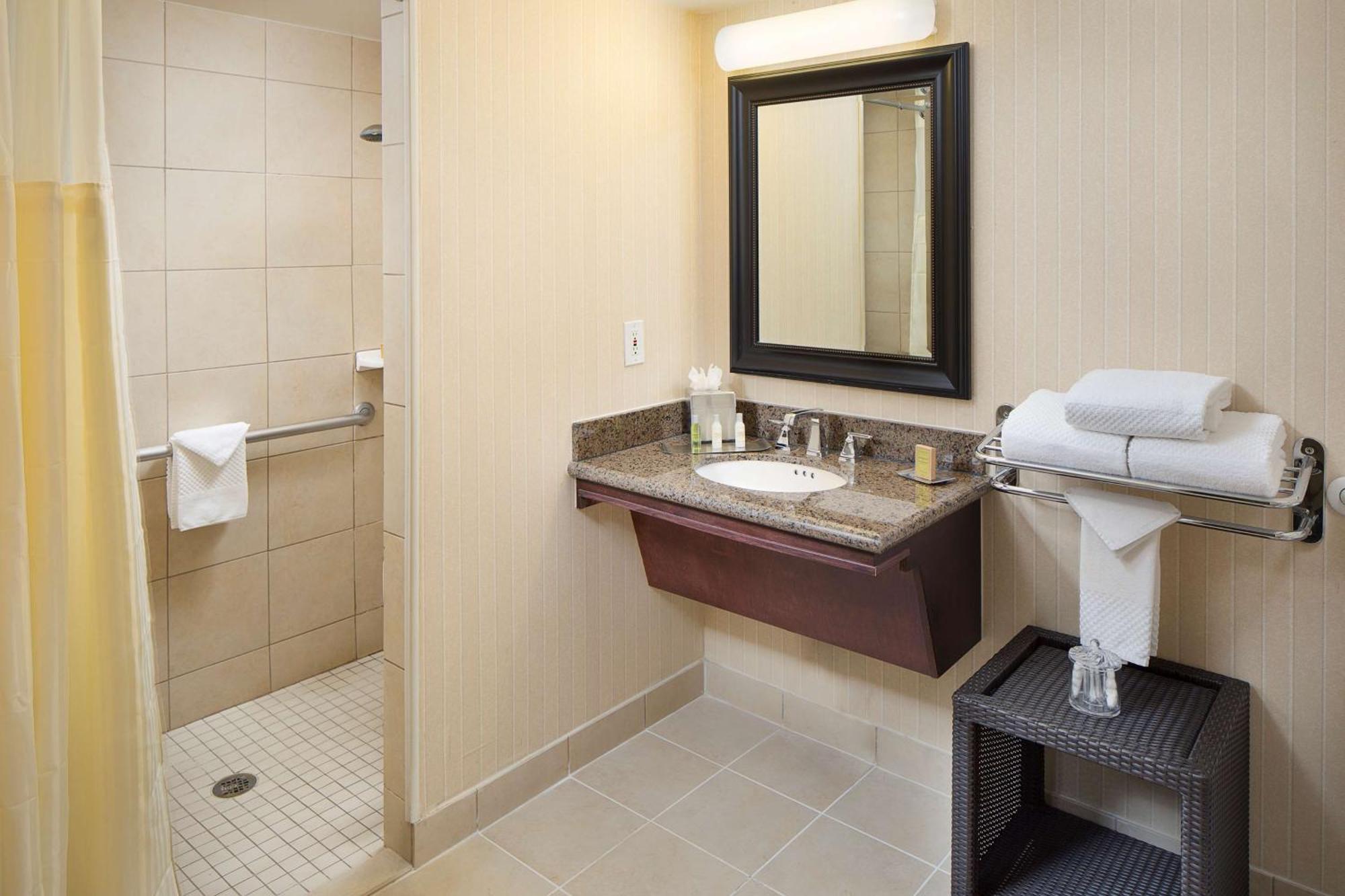 Doubletree By Hilton Los Angeles/Commerce Exteriör bild