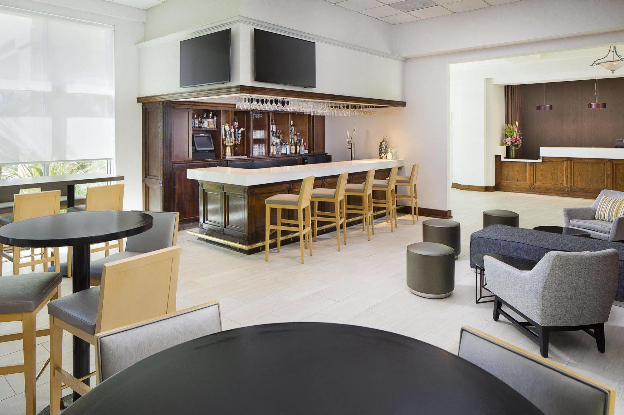 Doubletree By Hilton Los Angeles/Commerce Exteriör bild
